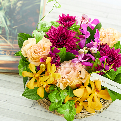 7 1 8 17到着 環状は永遠に続く幸せの象徴 カラードアレンジメント ジューシー 青山フラワーマーケット公式 花屋 花 花束 フラワーギフト 通販