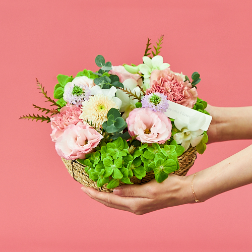 9 17 9 到着 環状は永遠に続く幸せの象徴 カラードアレンジメント ペシュ 青山フラワーマーケット公式 花屋 花 花束 フラワーギフト 通販