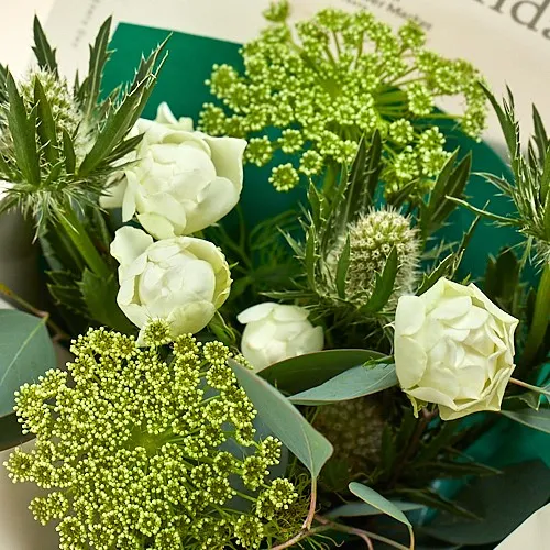 5/18～5/31到着】祝う相手のイメージに合わせたカラーのラッピングが  