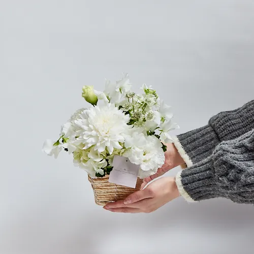 1/9～2/28到着】心安らぐ花の香りのお線香とともにお届け白の