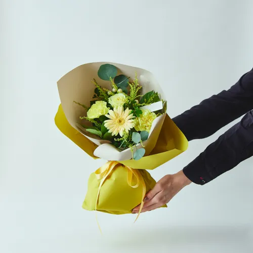 10/1～12/26到着】手渡しでプレゼントしたい方に最適 カラードブーケ