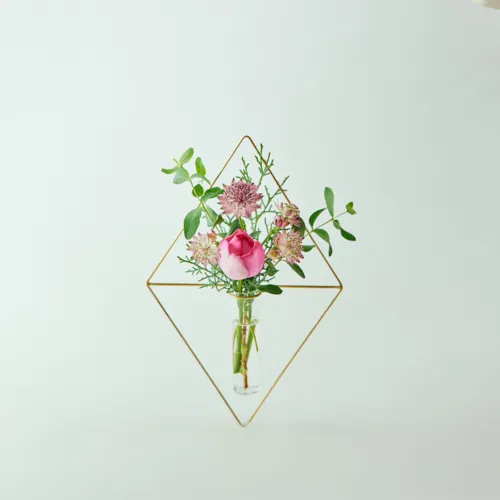 チューリップにあうフラワーベース・花瓶 | 青山フラワーマーケット