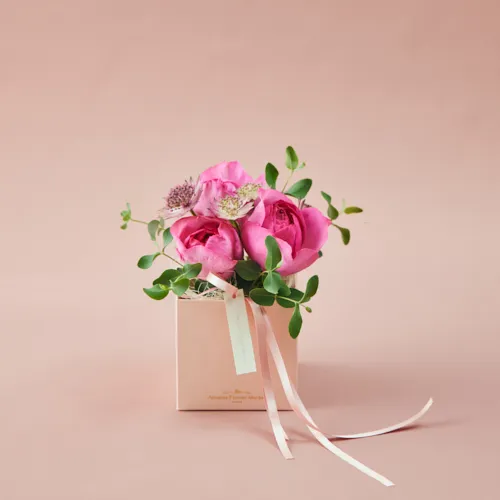 フラワーアレンジメント 薔薇 ローズマリー 天使の贈り物 フラワーアレンジメント 薔薇 ローズマリー 天使の贈り物