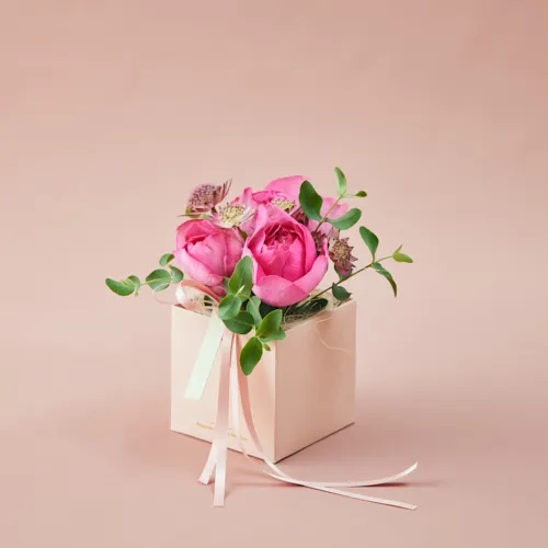 フラワーアレンジメントC 11/1～11/30到着】乙女心くすぐるフラワーギフト ローズボックス