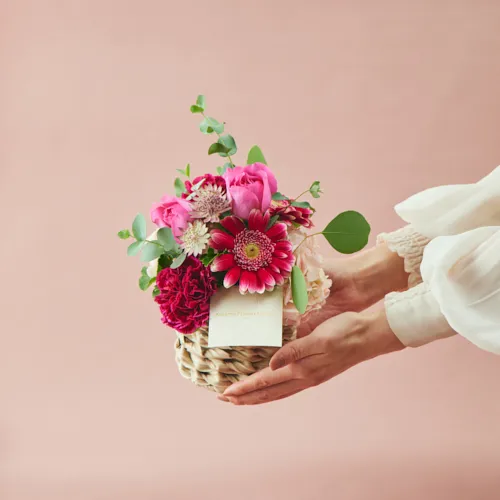 11/1～11/30到着】そのまま飾れる可憐なアレンジ ローズギフト