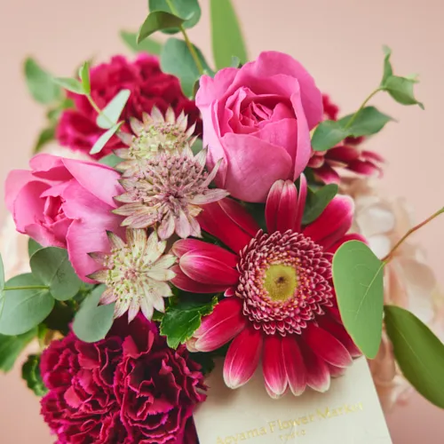 11/1～11/30到着】そのまま飾れる可憐なアレンジ ローズギフト