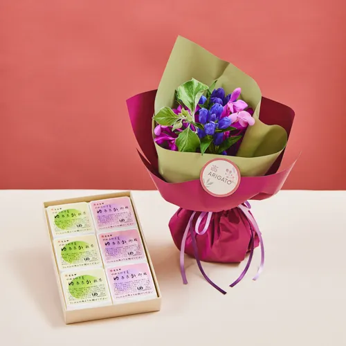るか　赤　青　小花ブーケ Amazon｜28個の赤、白、青の花、愛国心が強いメモリアルブーケ