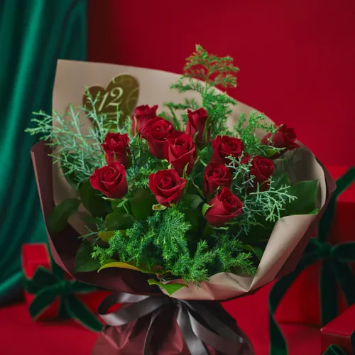 愛を伝える、優美な12本のバラのブーケ【クリスマス】ダズンフラワーズ