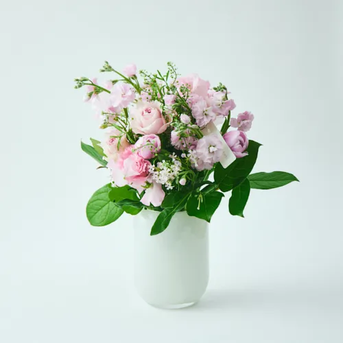 1/8～2/28到着】オリジナルフラワーベース付き カラードブーケ（ペシュ