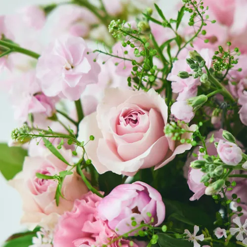 1/8～2/28到着】オリジナルフラワーベース付き カラードブーケ（ペシュ