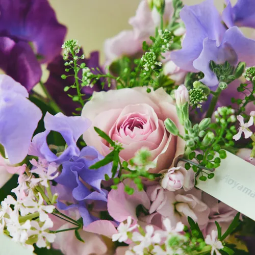 1/9～2/28到着】上品でフェミニンなパープルの花々 カラードブーケ