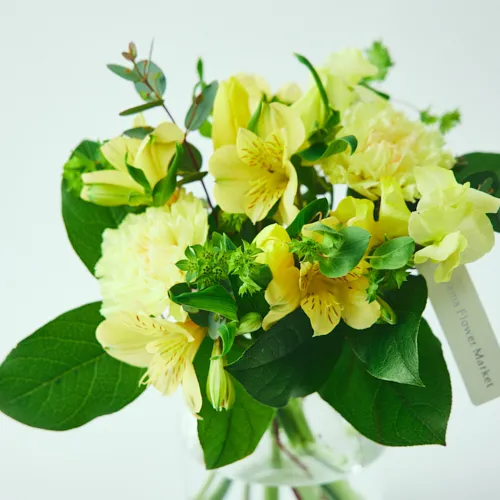 1/8～2/28到着】花瓶つき。すぐに飾って楽しめる カラードブーケ