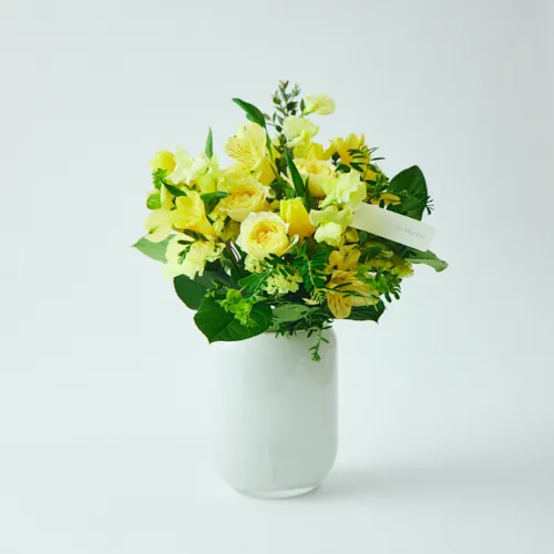 1/8～2/28到着】オリジナルフラワーベース付き カラードブーケ（ミモザ