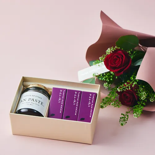 2/1～2/28到着】あんペーストとラムレーズン羊羹×バラブーケ とらや