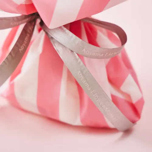 アンティーク英国 ピンク＆アイボリー 花器 聖火台 オリーブの実 マドラスレース 1/21～2/1到着】淡いピンクガラスの花瓶セット 【愛妻の日】Stromboli