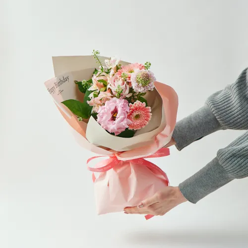 20260410素晴らしいバースデー花束 3/1～5/1到着】「Happy Birthaday」のメッセージ付き カラードブーケ