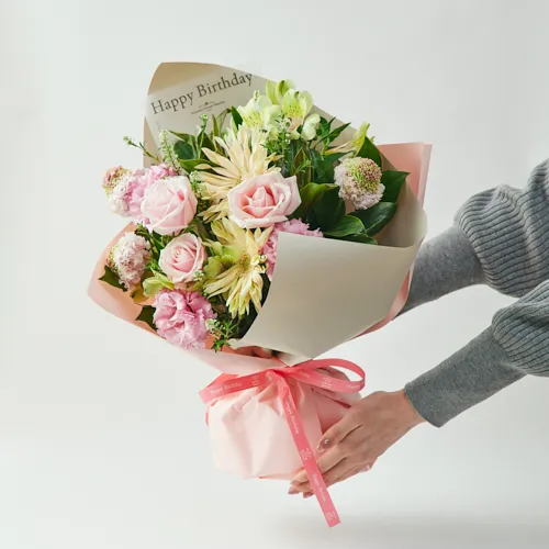 5/16～5/31到着】「Happy Birthaday」のメッセージ付き カラードブーケ