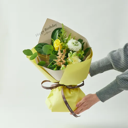 5/16～5/31到着】「Happy Birthaday」のメッセージ付き カラードブーケ