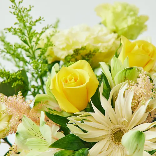 3/1～4/30到着】オリジナルフラワーベース付き カラードブーケ（ミモザ