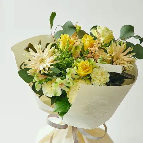 3/1～4/30到着】両手いっぱいに花束を抱える幸せ カラードブーケ