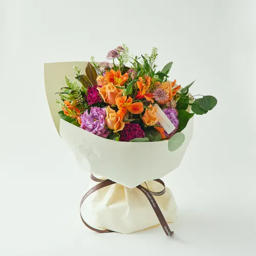 3/1～4/30到着】両手いっぱいに花束を抱える幸せ カラードブーケ