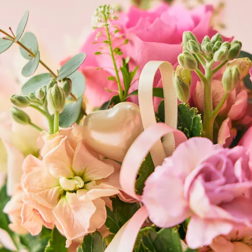 3/6～3/15到着】可憐なバスケットアレンジ 【ホワイトデーギフト