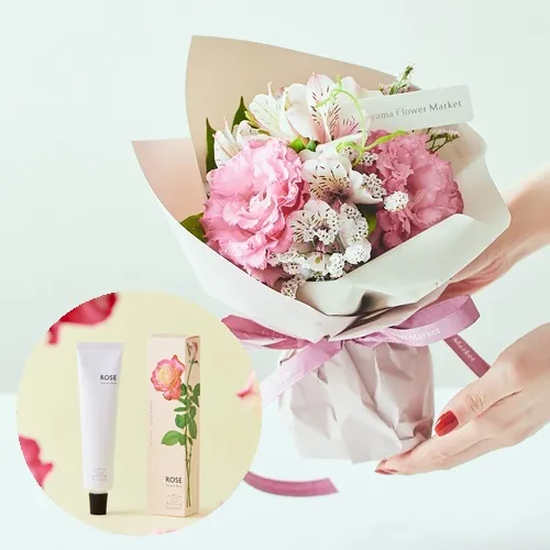 バラの香りを纏ったハンドクリームと花のセット ハンドクリーム ローズ