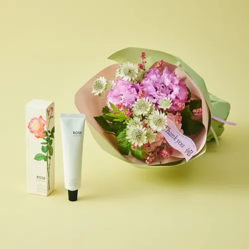 9/18～21到着】バラの香りを纏ったハンドクリームと花のセット 【敬老