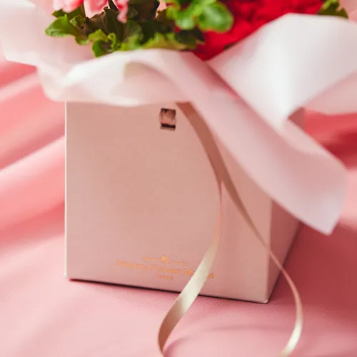 サプライズ感あふれるBOXアレンジ 【母の日 -ONLINE限定-】BOX