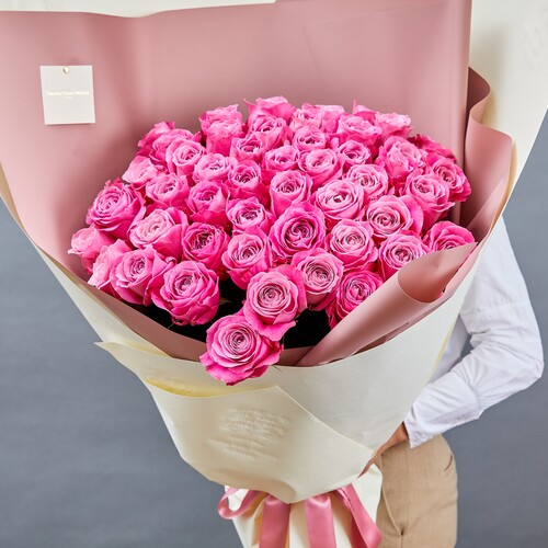 誕生日・記念日・発表会など、お祝いに【バラ花束（ペシュ）】 | 青山