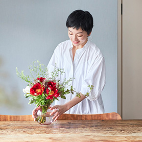 高山都さんと「家時間を豊かにする花」