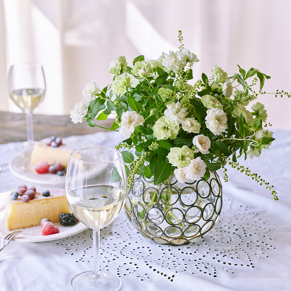 花とワイン、その親和性｜花・フラワーギフトなら青山フラワー