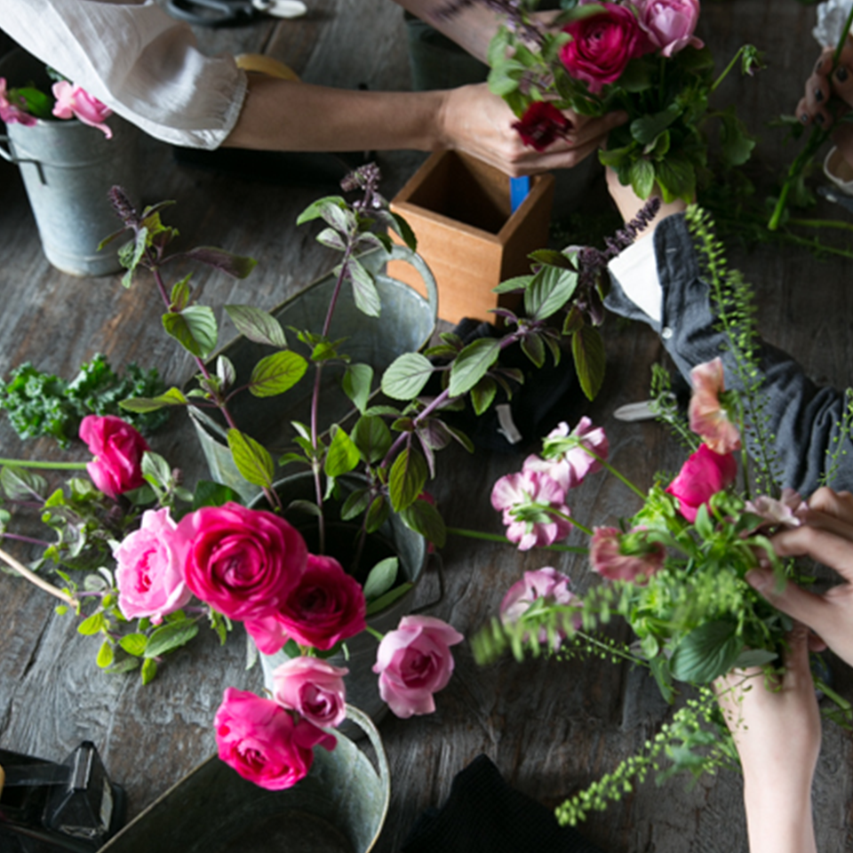 花が溶け込むボージョレ・ヌーボー2020 | 青山フラワーマーケット