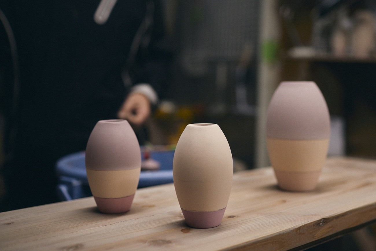 紫の花色を楽しむためのオリジナルフラワーベース「紫水 shi-sui