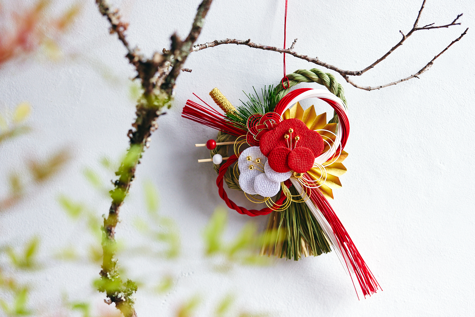 希望に満ちた新年にふさわしいお正月飾り 縁起の良い花々 花 フラワーギフトなら青山フラワーマーケット 青山フラワーマーケット公式 花屋 花 花束 フラワーギフト 通販