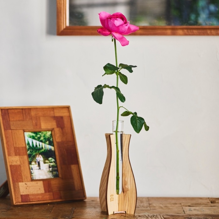 季節を愉しむ「花のある新生活のヒント-頼れる3つの道具-」｜花