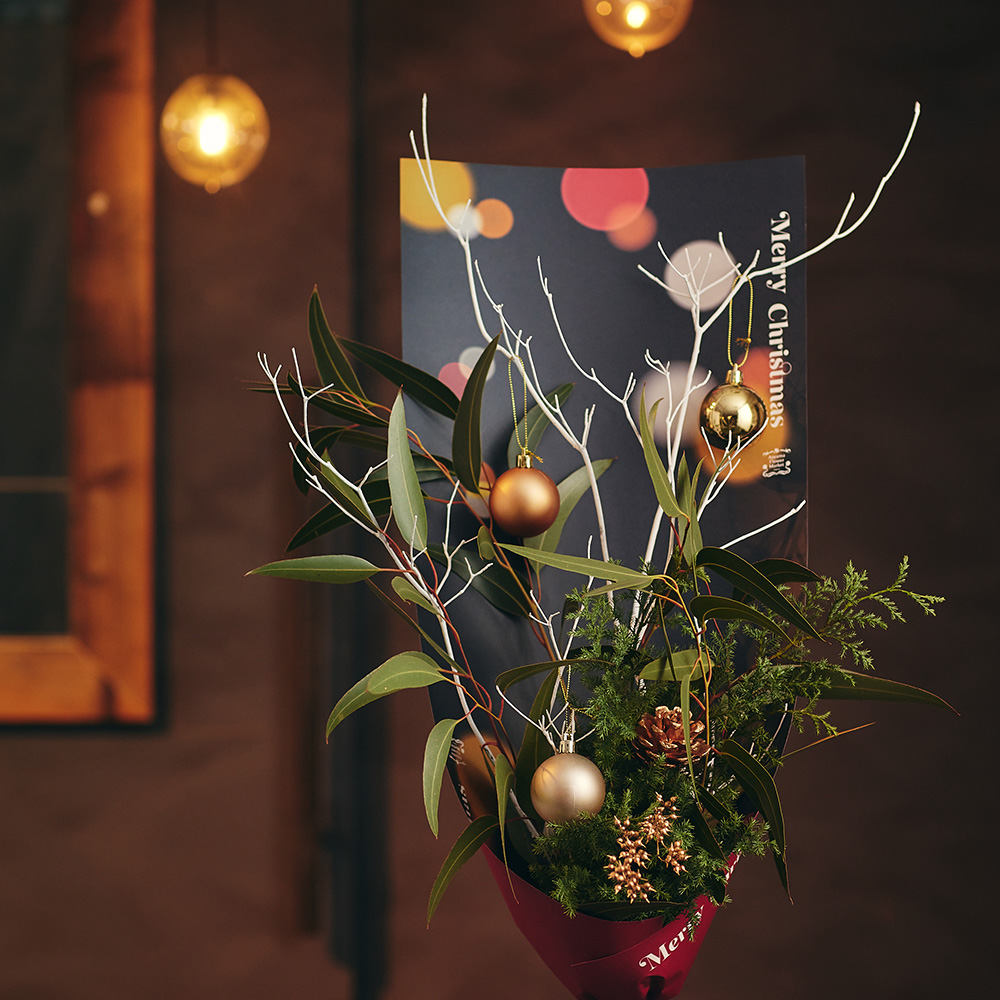 枝の美しさ際立つ「ホーリーブランチ」 | 青山フラワーマーケット