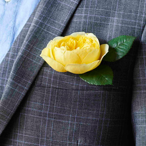 胸ポケットに花を挿して華やかにthe Flower Chief ザ フラワーチーフ 青山フラワーマーケット公式 花屋 花 花束 フラワーギフト 通販