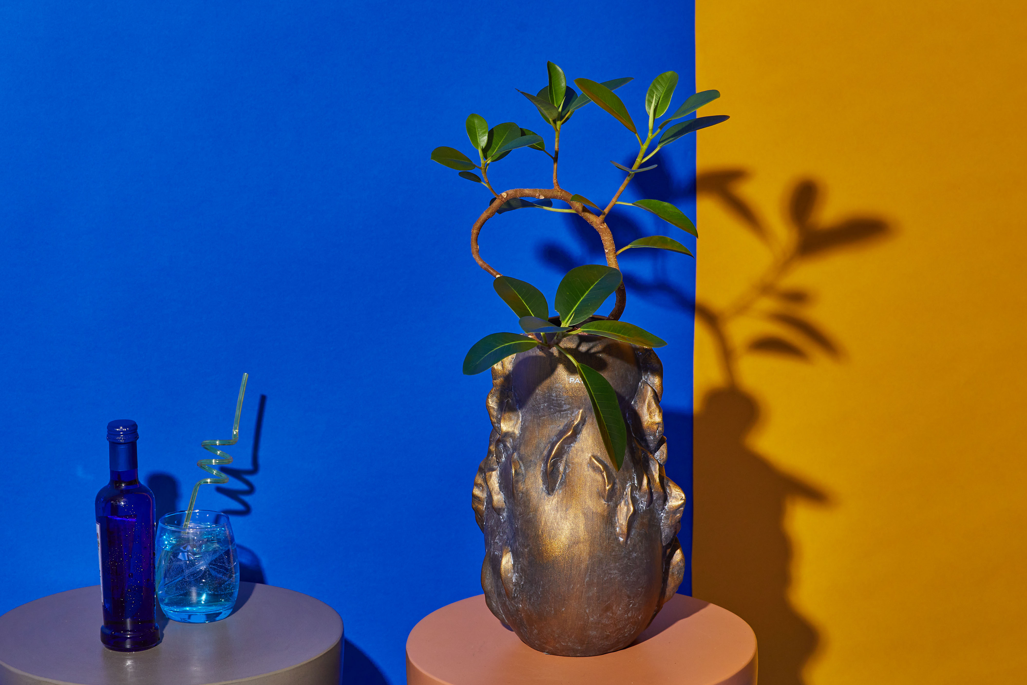 青い花瓶 美しい丸い曲線形状が特徴 花瓶 ブルー アンティーク」の人気商品一覧 | 安い商品を通販サイト