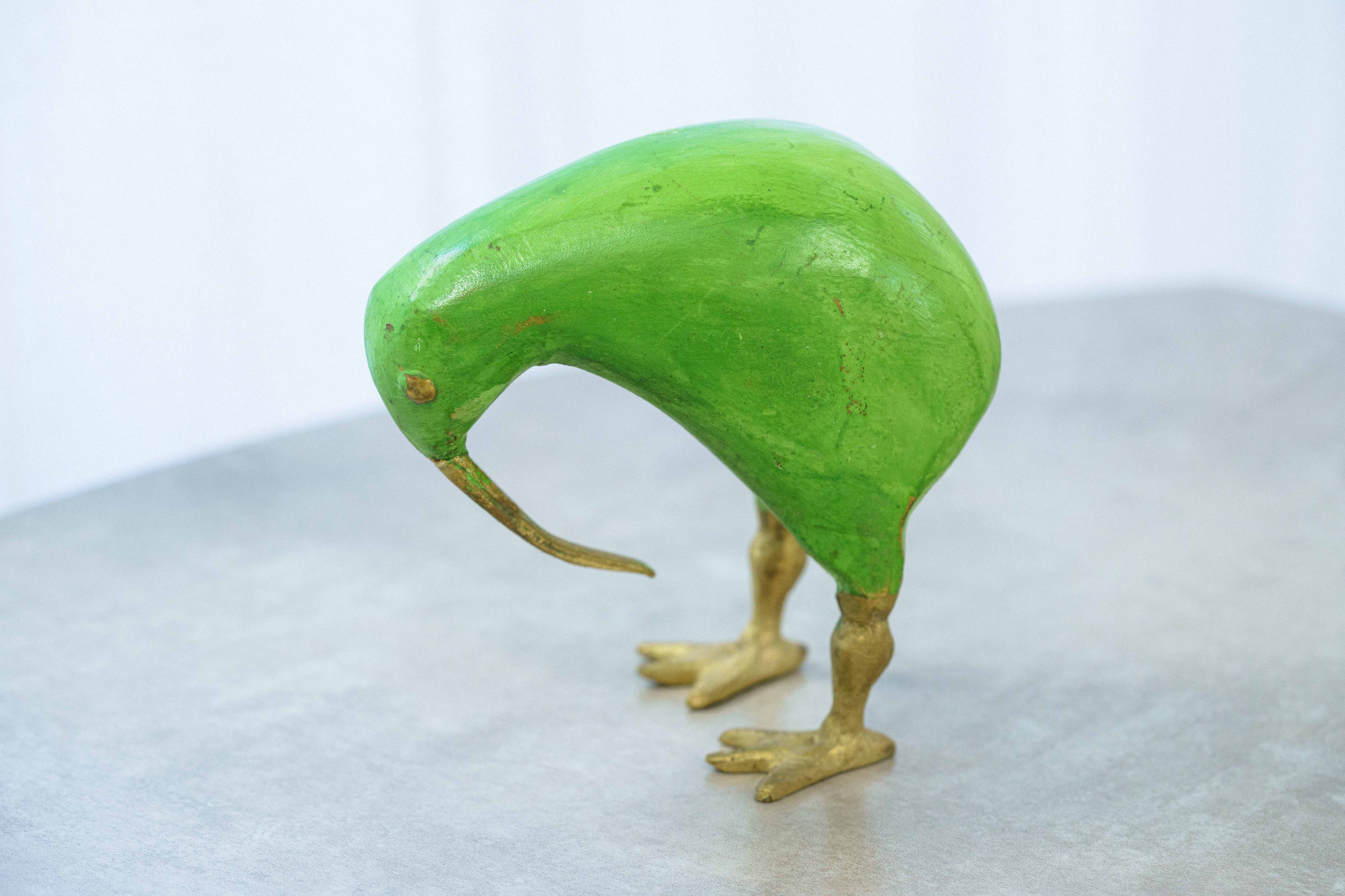 森で最も愛される鳥」と言われるキウイ(小) Green | 青山フラワー