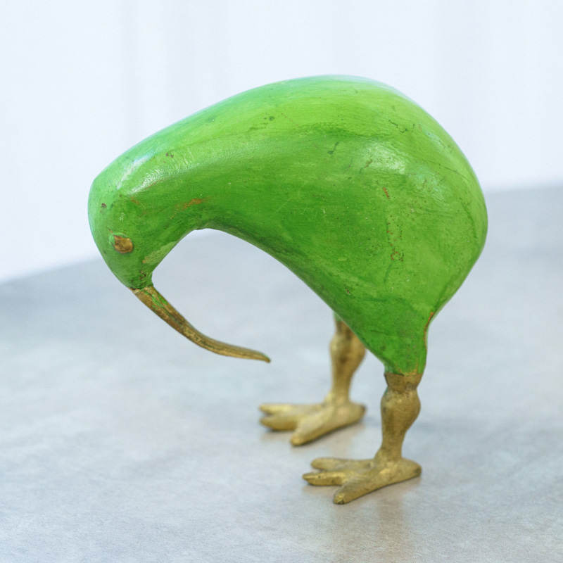 森で最も愛される鳥」と言われるキウイ(小) Green | 青山フラワー