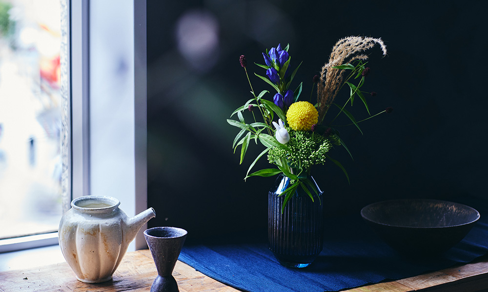 パリスタイルの花屋秋あじさいとモーブカラーのアレンジメント 開店祝い・誕生日・送別・退職祝いに 各種お祝い・記念日に フラワーアレンジメント