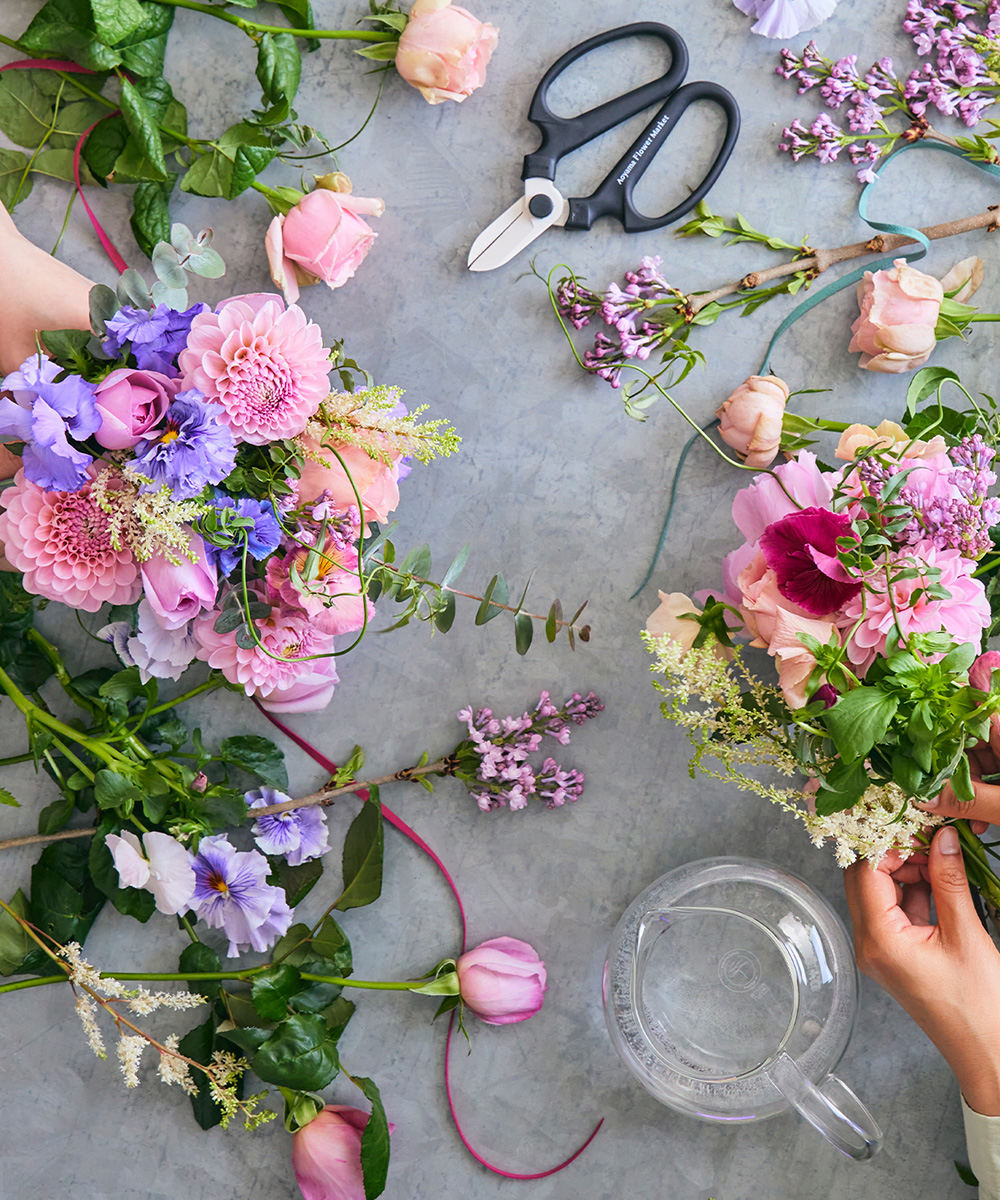 ピンクローズと小花とレースリボンの豪華特大スウィートリース