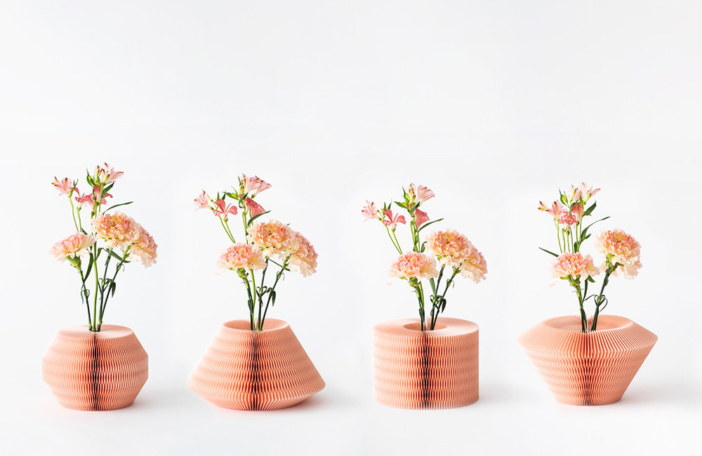 沢山のお花が描かれピンクと茶色のコントラスト素敵なカイセリオールドキリム 沢山のお花が描かれピンクと茶色のコントラスト素敵なカイセリ