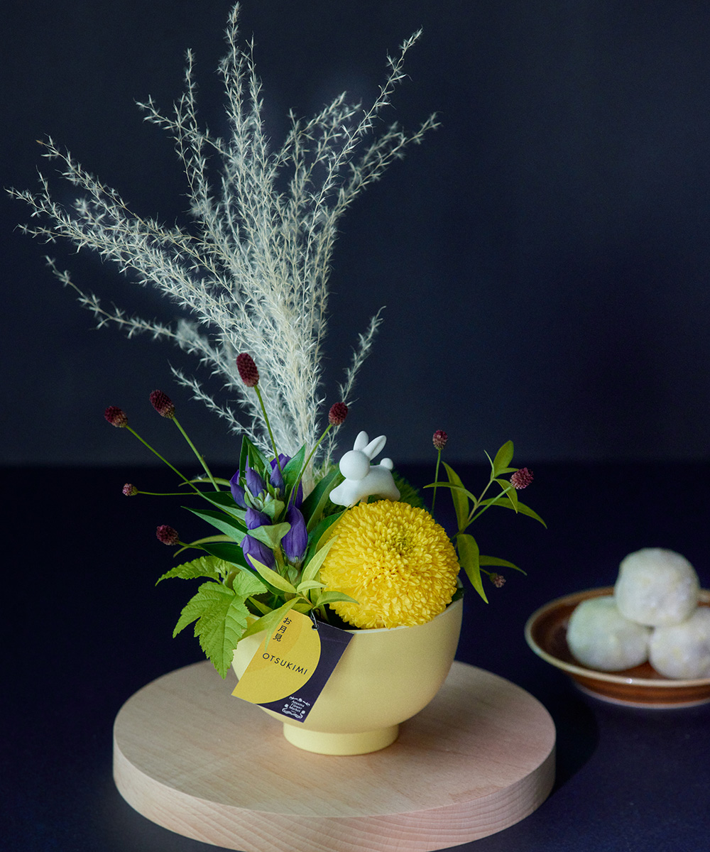 石を磨いて作られたミニチュアの花瓶　花器　ハンドメイド 小さな石の花瓶 - 石を磨いて作られたミニチュアの花瓶 花器 ハンドメイド
