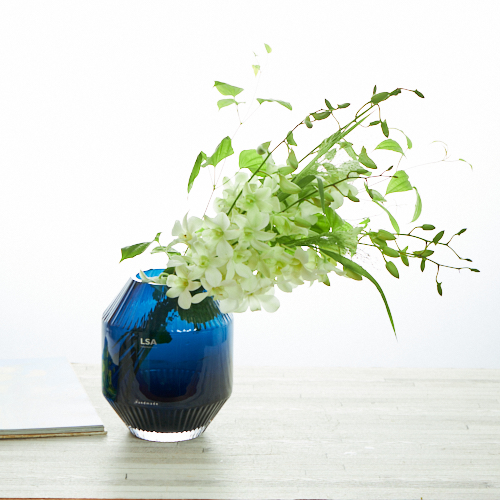 Weekly Fair デンファレ 白 ７本と季節のグリーン ベースセット 青山フラワーマーケット公式 花屋 花 花束 フラワーギフト 通販