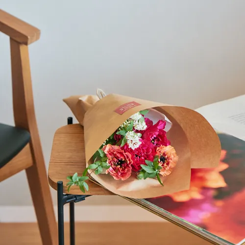 2/17-2/18到着】フリルのような花弁とカラーのコントラストが魅力