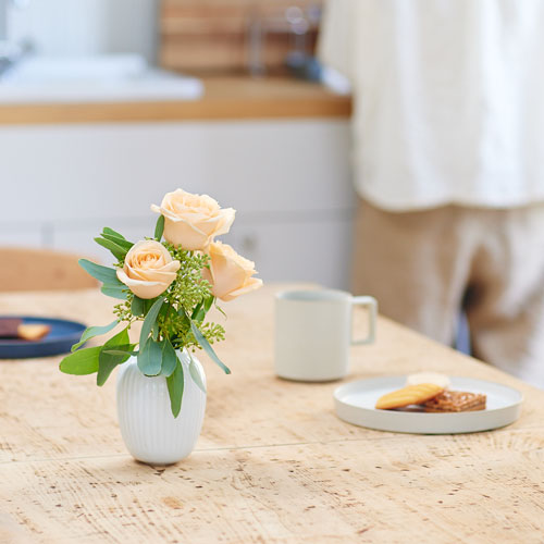 ONE FLOWER WITH GREEN 旬の花定期便 SSコース | 青山フラワー