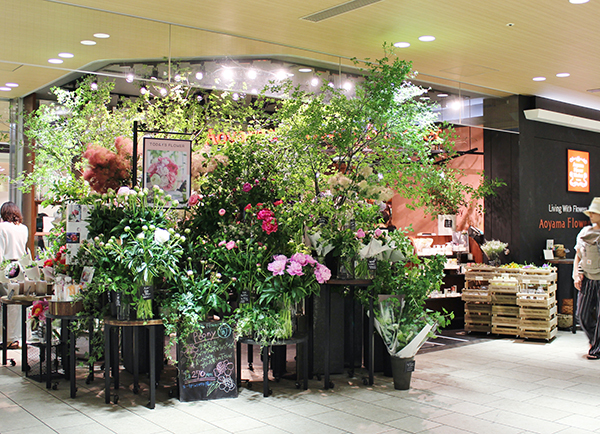 青山フラワーマーケット二子玉川ライズ店 東京都世田谷区のフラワーショップ 全国の花屋 店舗情報 青山フラワーマーケット公式 花屋 花 花束 フラワーギフト 通販