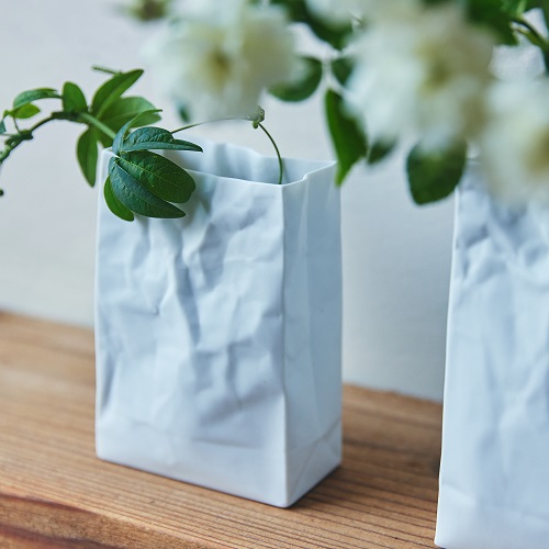 紙袋の形の花瓶　CRINKLE SUPER BAG WHITE No.3  廃番 セラミック・ジャパン/new crinkle super bag #3 white | 青山